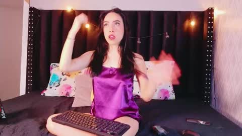 Snapshot of dirtylittleslutt_ chatting on 11.28.25 Nemesis online show from 11.28.25