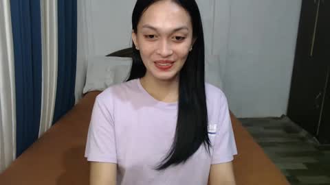 Snapshot of divina_graciaxx chatting on 12.12.24 DIVINA online show from 12.12.24