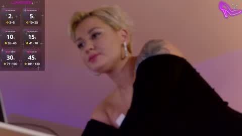 Snapshot of divine_kim chatting on 12.20.24 Miss Kim online show from 12.20.24
