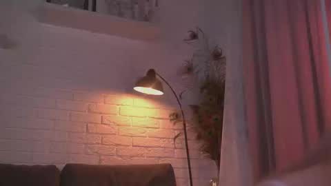 Snapshot of divine_lights chatting on 02.01.25 Eva and Lucia online show from 02.01.25