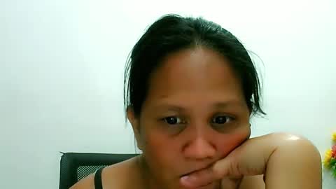 Snapshot of divinegrace10 chatting on 02.19.25 Divine Grace Close To Your Hear online show from 02.19.25