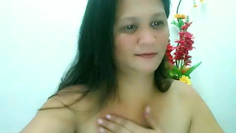 Snapshot of divinegrace10 chatting on 03.12.25 Divine Grace Close To Your Hear online show from 03.12.25