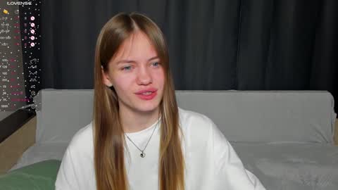 Snapshot of do_dick chatting on 01.05.25 Polly and Kiriko online show from 01.05.25