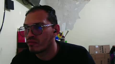 Snapshot of doblewyosk69g chatting on 10.19.25 doblewyosk69g online show from 10.19.25