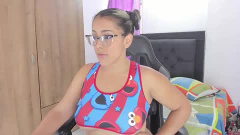 Snapshot of dolly_walker chatting on 10.15.25 dolly walker online show from 10.15.25