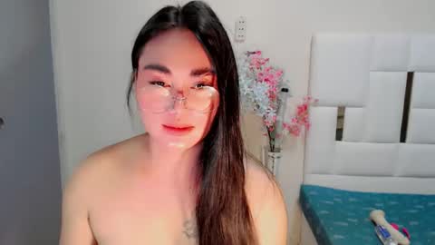 Snapshot of dolly_yume chatting on 09.17.25 YUMEE online show from 09.17.25