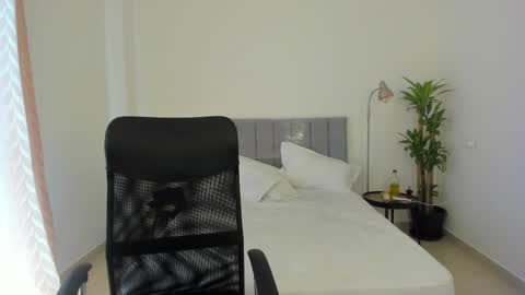 Snapshot of domi_master chatting on 02.12.25 MASTER online show from 02.12.25