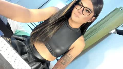 Snapshot of domina_angela chatting on 10.02.25 ANGELA online show from 10.02.25