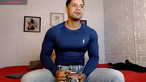 Snapshot of domincrodriguez_119 chatting on 10.07.25 domincrodriguez_119 online show from 10.07.25