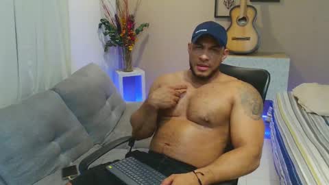Snapshot of dominic_hulk1 chatting on 10.09.25 dominic_hulk1 online show from 10.09.25