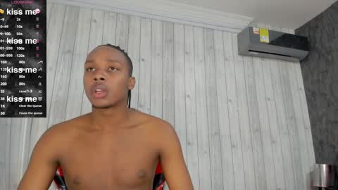 Snapshot of dominicsccott chatting on 03.11.25 Dominicscott online show from 03.11.25