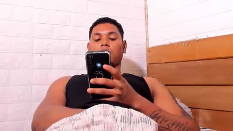 Snapshot of dominicvera chatting on 10.17.25 DominicVera online show from 10.17.25