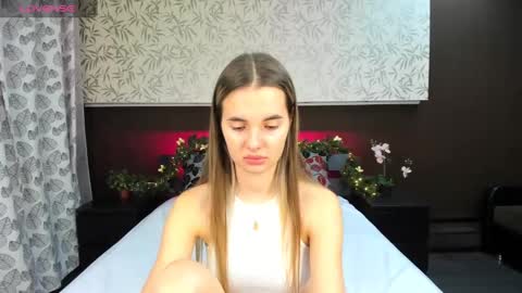 Snapshot of donnaaa_evans chatting on 12.20.24 Donna On GMT2 Mon-Fri 3-9 AM online show from 12.20.24