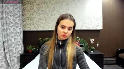 Snapshot of donnaaa_evans chatting on 12.29.24 Donna On GMT2 Mon-Fri 3-9 AM online show from 12.29.24