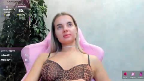 Snapshot of donnaaa_evans chatting on 03.06.25 Donna On GMT2 Mon-Fri 3-9 AM online show from 03.06.25