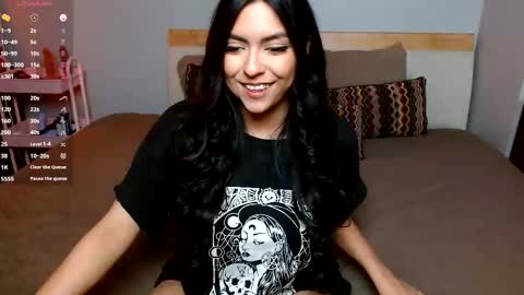 Snapshot of dontbemina chatting on 02.23.25 DontBeMina online show from 02.23.25