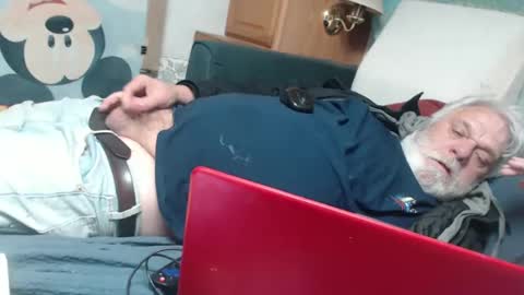 Snapshot of doouugcumming chatting on 02.14.25 cummingdoouug online show from 02.14.25