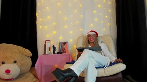 Snapshot of dorian_lev chatting on 12.02.24 Nicolle online show from 12.02.24