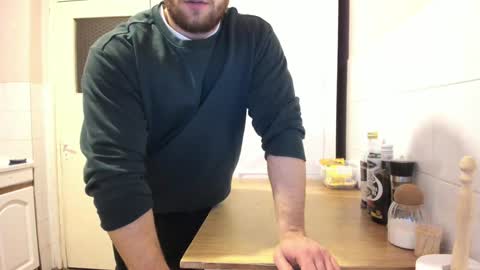 Snapshot of doriancretu95 chatting on 12.18.24 menu below online show from 12.18.24