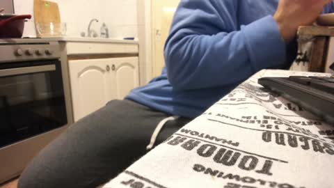 Snapshot of doriancretu95 chatting on 12.26.24 menu below online show from 12.26.24