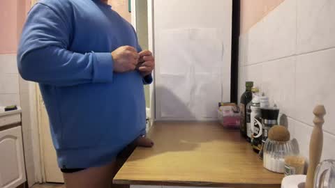 Snapshot of doriancretu95 chatting on 12.29.24 menu below online show from 12.29.24