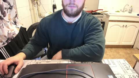 Snapshot of doriancretu95 chatting on 12.31.24 menu below online show from 12.31.24