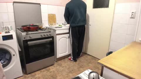 Snapshot of doriancretu95 chatting on 03.10.25 menu below online show from 03.10.25