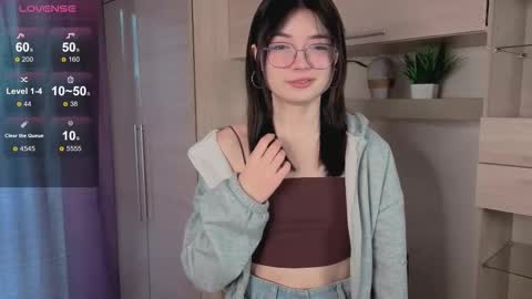 Snapshot of doris_lewis chatting on 11.13.25 Maria online show from 11.13.25