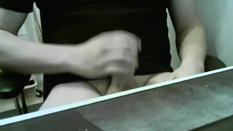 Snapshot of doudoudou1 chatting on 10.27.25 doudoudou online show from 10.27.25