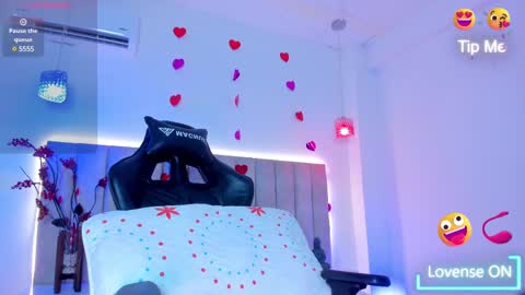 Snapshot of doyeeon chatting on 02.28.25 Doyeon online show from 02.28.25