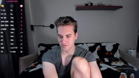 Snapshot of dr_your_dream chatting on 11.01.25 Mervin online show from 11.01.25