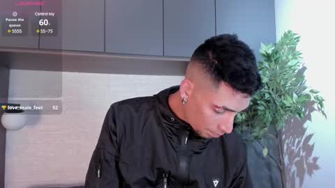 Snapshot of drakeneumann chatting on 03.08.25 Drake Neuman online show from 03.08.25