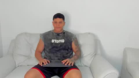 Snapshot of drakesmith01 chatting on 09.18.25 Drake Smith online show from 09.18.25