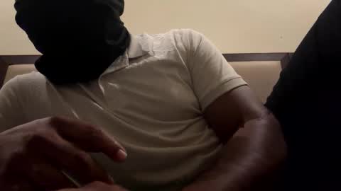 Snapshot of drbeeg chatting on 11.01.25 drbeeg online show from 11.01.25