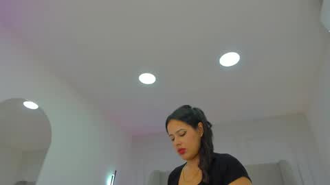 Snapshot of dream_nena chatting on 09.22.25 N E N A online show from 09.22.25