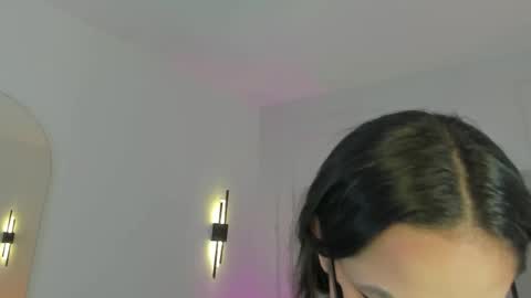 Snapshot of dream_nena chatting on 09.28.25 N E N A online show from 09.28.25