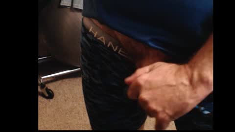 Snapshot of drmbigg chatting on 10.10.25 Hello Hope you enjoy what you see. I love attention in dirty talk and tips thickcock  edging precum dirtyTalk C2C online show from 10.10.25