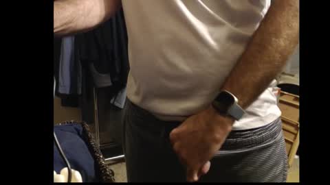 Snapshot of drmbigg chatting on 11.01.25 Hello Hope you enjoy what you see. I love attention in dirty talk and tips thickcock  edging precum dirtyTalk C2C online show from 11.01.25