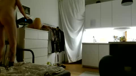 Snapshot of dudewhaaaat_cb chatting on 10.23.25 dudewhaaaat_cb online show from 10.23.25