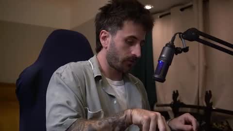 Snapshot of dukethedude chatting on 11.09.25 Duke online show from 11.09.25