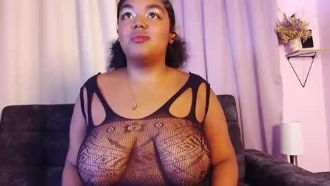 Snapshot of dulceesmith chatting on 10.22.25 dulceesmith online show from 10.22.25