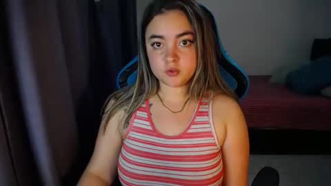 Snapshot of dumont_model chatting on 01.14.25 Nicole   online show from 01.14.25