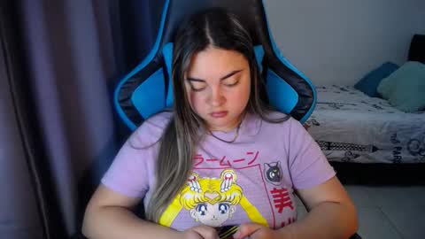 Snapshot of dumont_model chatting on 01.30.25 Nicole   online show from 01.30.25