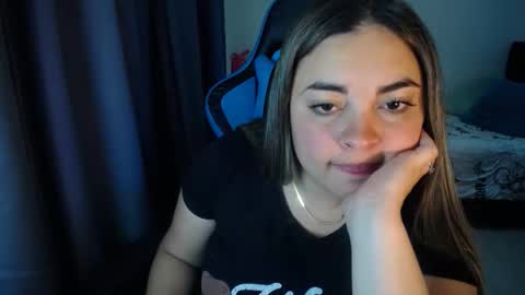 Snapshot of dumont_model chatting on 02.03.25 Nicole   online show from 02.03.25