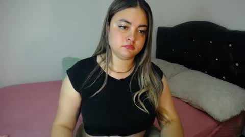 Snapshot of dumont_model chatting on 02.22.25 Nicole   online show from 02.22.25