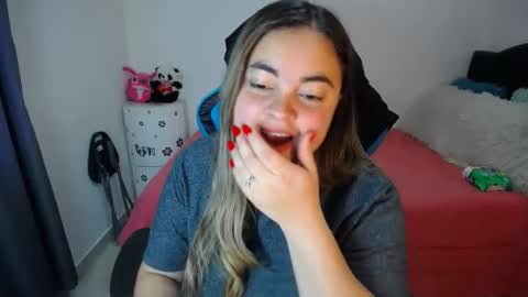 Snapshot of dumont_model chatting on 03.06.25 Nicole   online show from 03.06.25