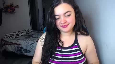 Snapshot of dumont_model chatting on 09.19.25 Nicole   online show from 09.19.25