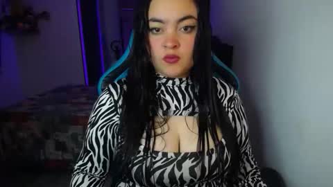 Snapshot of dumont_model chatting on 09.22.25 Nicole   online show from 09.22.25