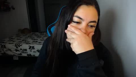 Snapshot of dumont_model chatting on 10.10.25 Nicole   online show from 10.10.25