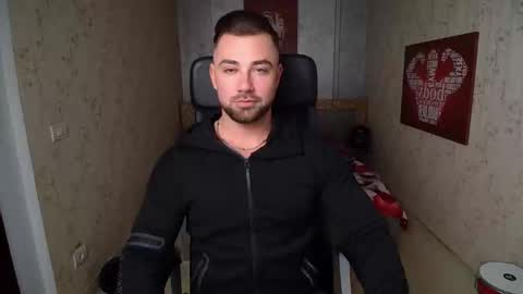 Snapshot of duncanstones chatting on 12.19.24 DuncanStone online show from 12.19.24